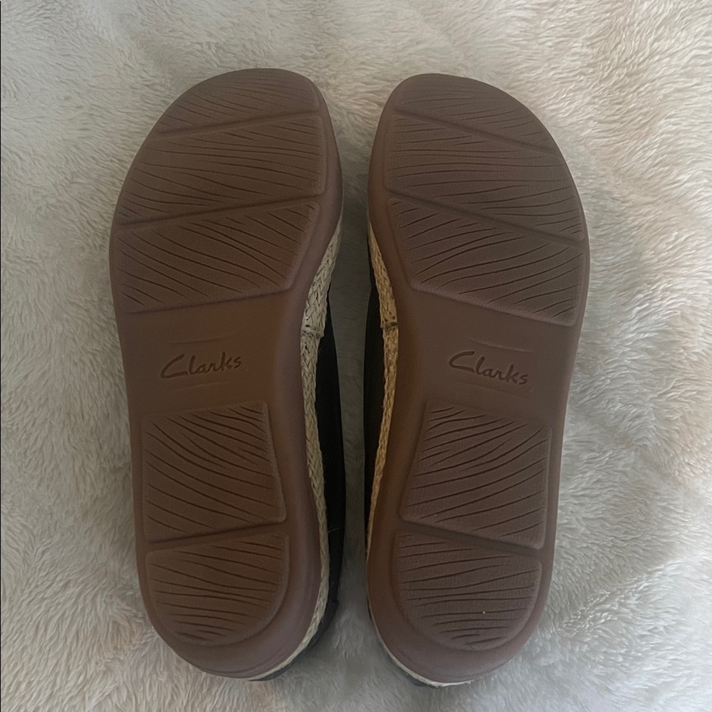 Clarks Black Flats with Floral Accent - Picture 4 of 10